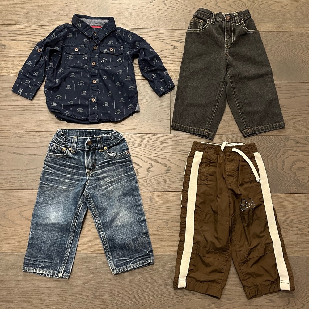 Baby gap boy 18-24M lot (2 new snd 2 VGUC)